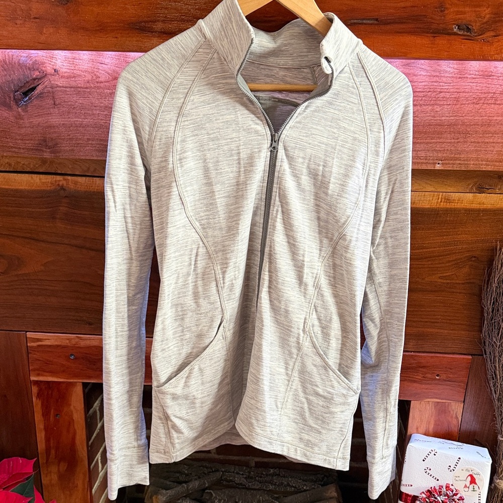 Women’s grey Lululemon jacket